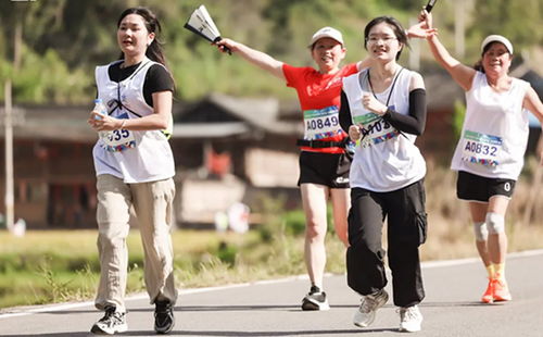 跑鄉村 助振興 黔東南傳統村落鐵溪露營季活動在鎮遠舉行